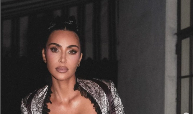 Kim Kardashian revela diagnóstico de aneurisma cerebral