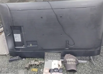 Material recuperado pelos policiais do 8º BPM