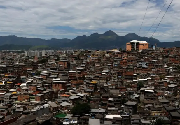 Megaoperação mira 100 traficantes do CV no Rio de Janeiro