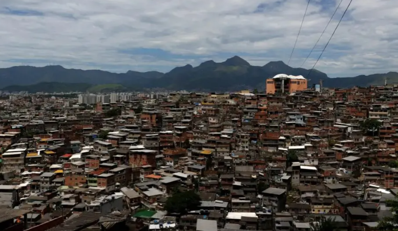 Megaoperação mira 100 traficantes do CV no Rio de Janeiro