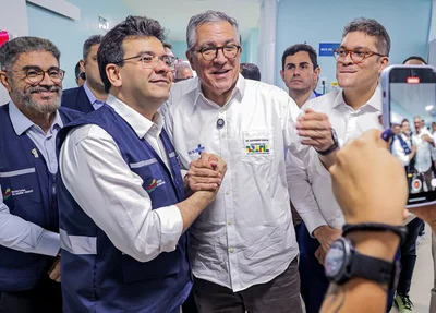Ministro da Saúde, Alexandre Padilha e Rafael Fonteles durante visita ao hospital Getúlio Vargas