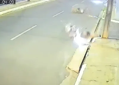 Momento da colisão na Vila Samaritana, na zona leste de Teresina