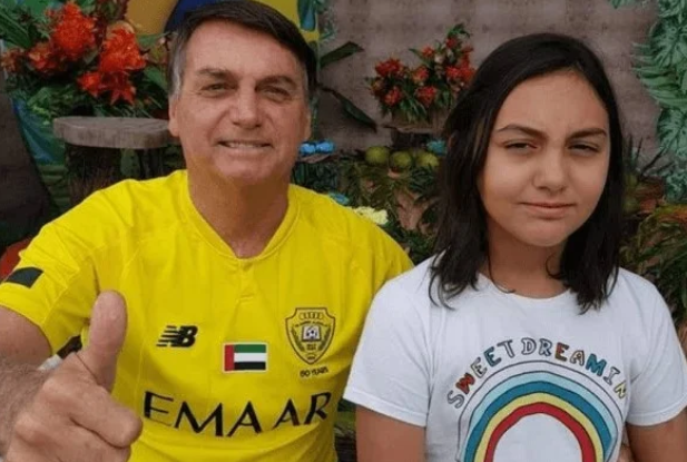 Moraes autoriza Bolsonaro a comemorar 15 anos da filha em casa