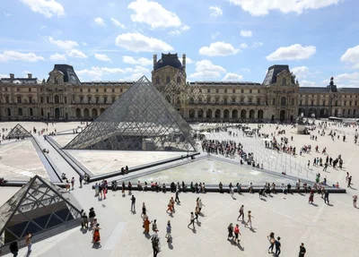 Museu do Louvre