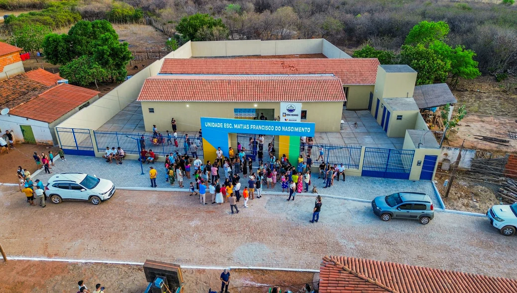 Nova escola na comunidade Cantofre