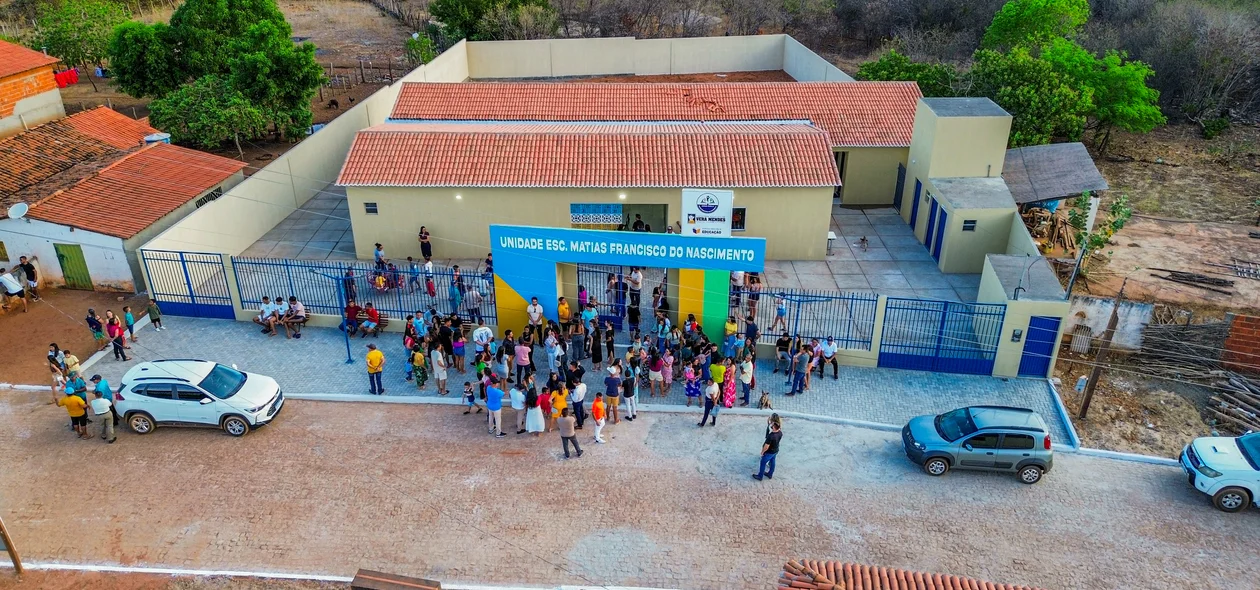 Nova escola na comunidade Cantofre