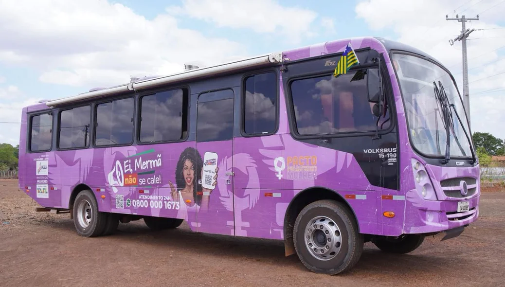 Ônibus lilás participou da ação