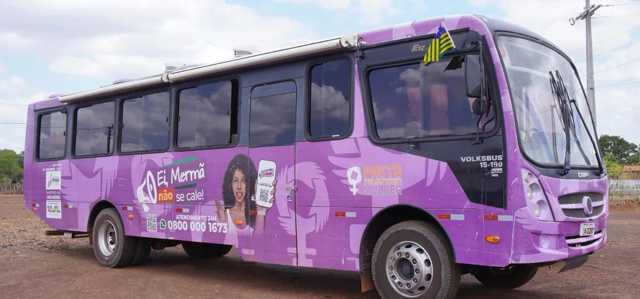 Ônibus lilás participou da ação