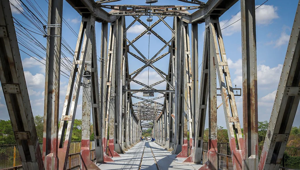 Ponte Metálica que liga Teresina e Timon (MA)