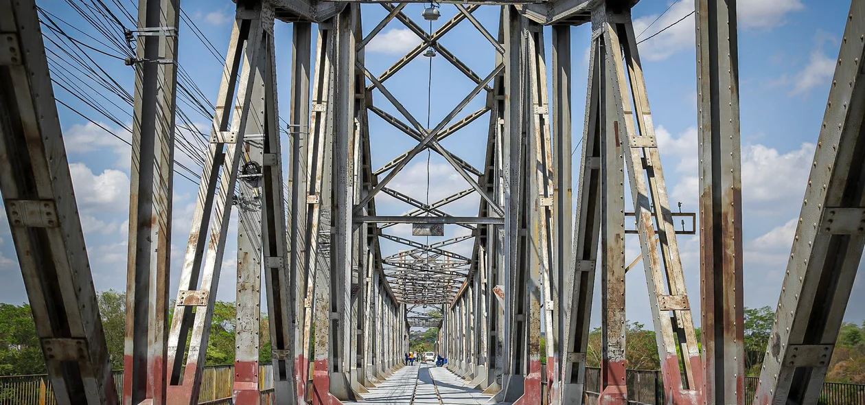 Ponte Metálica que liga Teresina e Timon (MA)