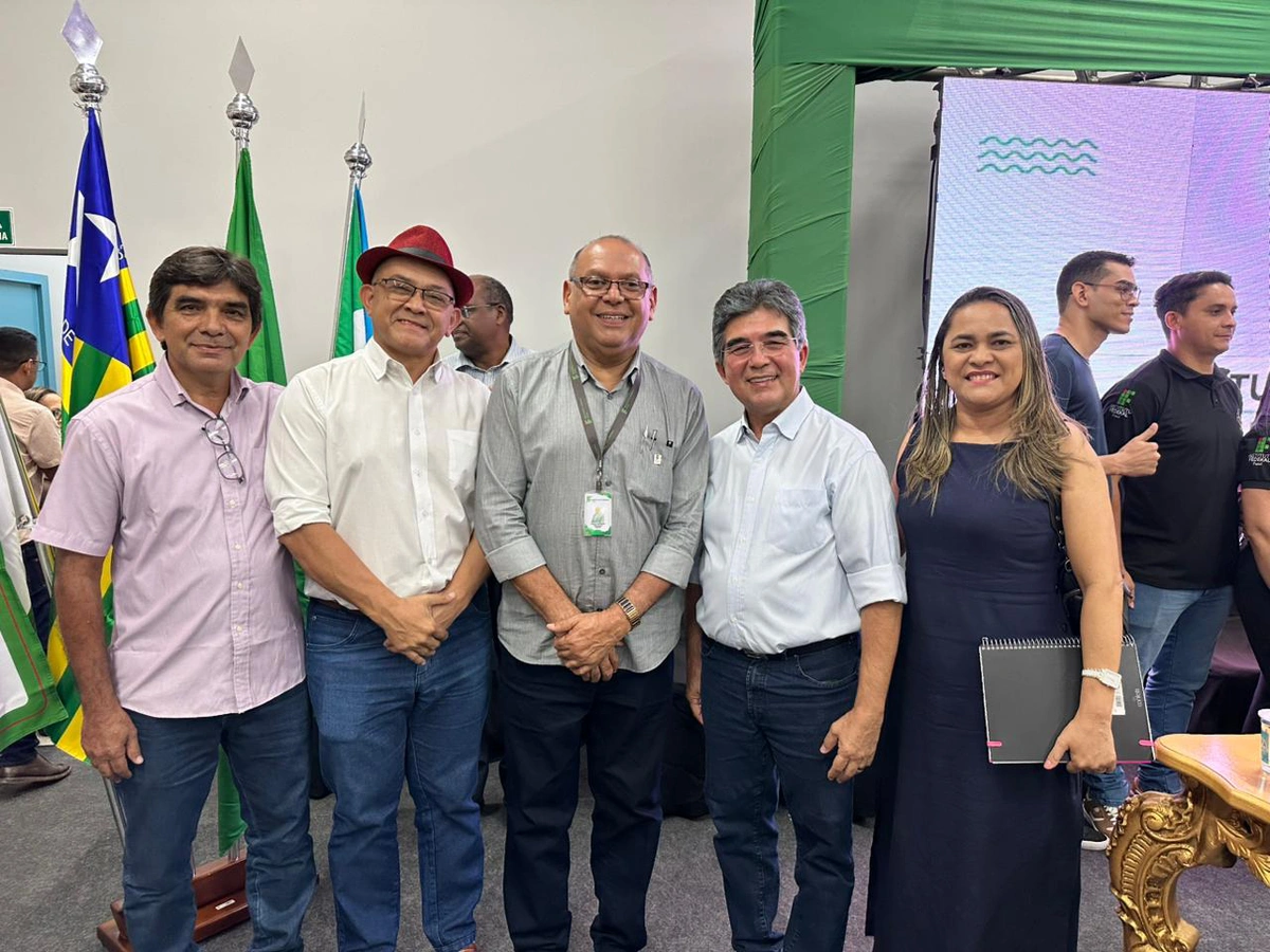 Prefeito Abdoral Melo participa de audiência pública sobre cursos do IFPI em Esperantina