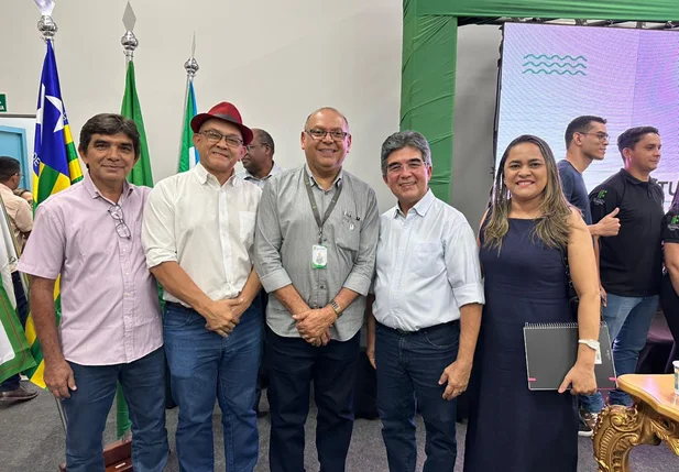 Prefeito Abdoral Melo participa de audiência pública sobre cursos do IFPI em Esperantina