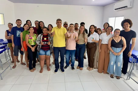 Prefeito lança transporte universitário gratuito para Campo Maior