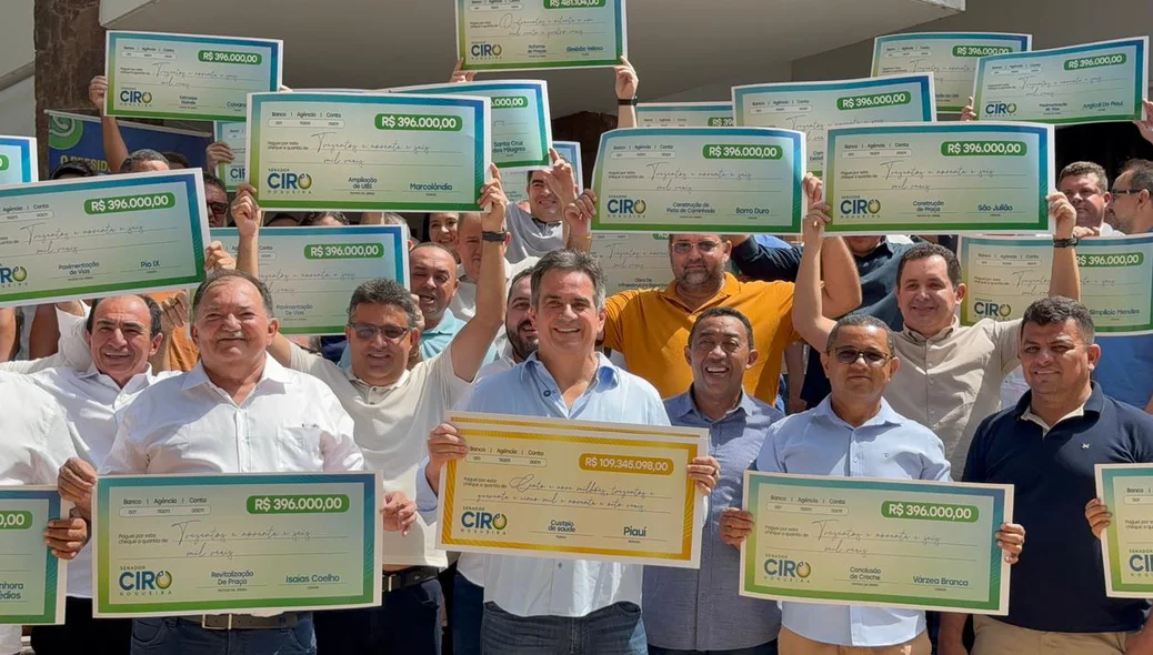 Prefeitos dos municípios que receberam recursos