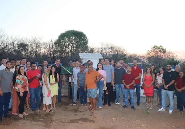 Prefeitura de Castelo do Piauí entrega sistema de abastecimento com energia solar na localidade Angico Branco