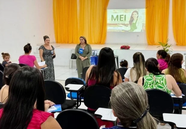 Prefeitura de Pedro II conclui capacitações para permissionários do Shopping do Empreendedor