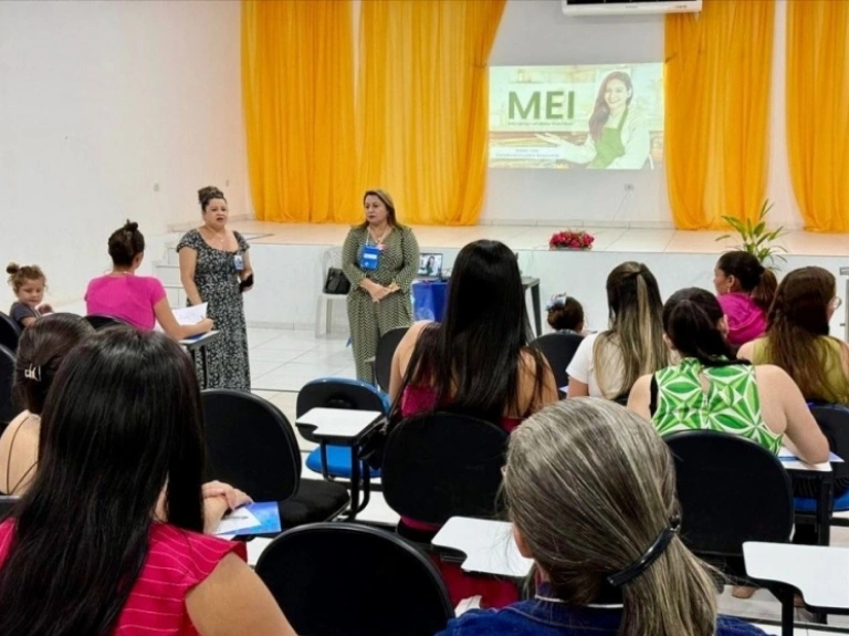 Prefeitura de Pedro II conclui capacitações para permissionários do Shopping do Empreendedor