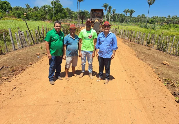 Prefeitura de São João do Arraial recupera estrada que liga Taboca ao Pajeú