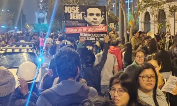 Protestos no Peru deixam um morto e mais de 100 feridos