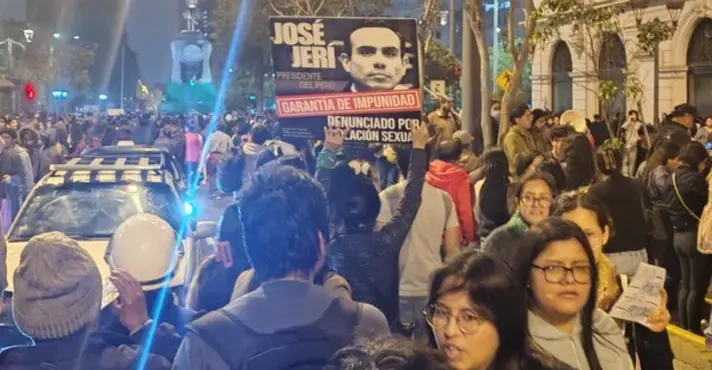 Protestos no Peru deixam um morto e mais de 100 feridos
