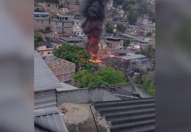 Quatro policiais morrem em megaoperação nos complexos da Penha e Alemão