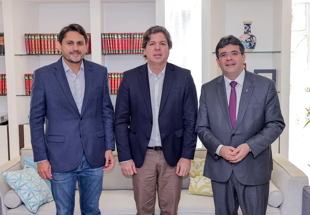 Rafael Fonteles com o ministro das Comunicações, Frederico de Siqueira Filho, e o ex-ministro Juscelino Filho