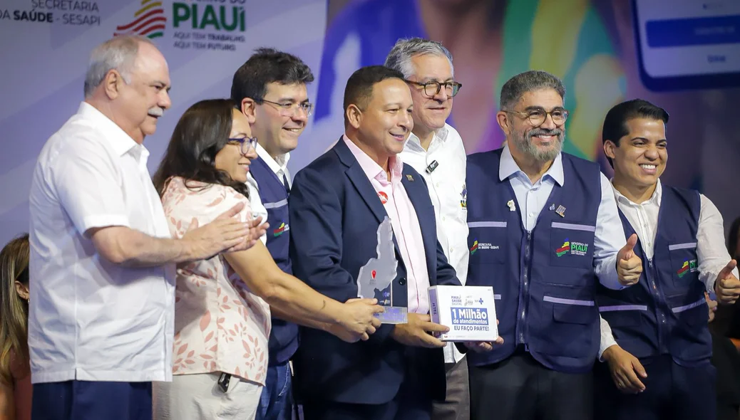 Rafael Fonteles e Alexandre Padilha premiam municípios