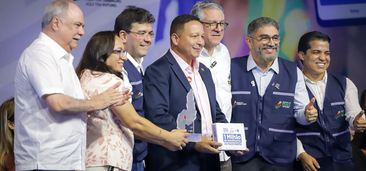 Rafael Fonteles e Alexandre Padilha premiam municípios