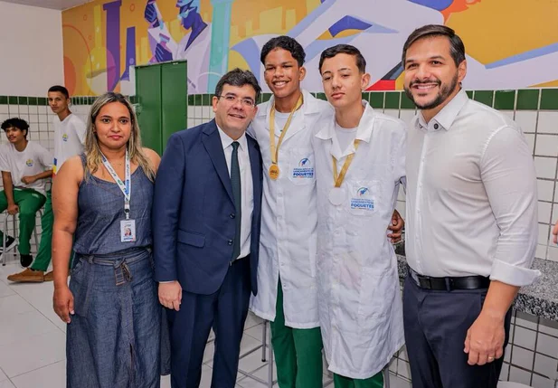 Rafael Fonteles e Washington Bandeira inauguram nova estrutura do  Centro Estadual de Tempo Integral (Ceti) Lucas Meireles Alves