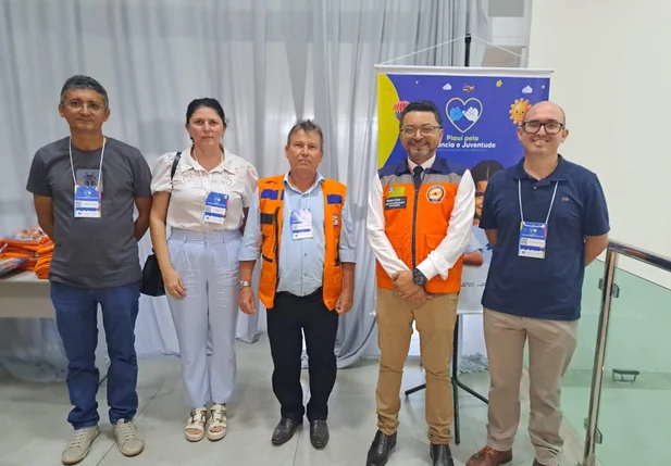 Secretário de Defesa Civil de Esperantina participa de evento em Teresina