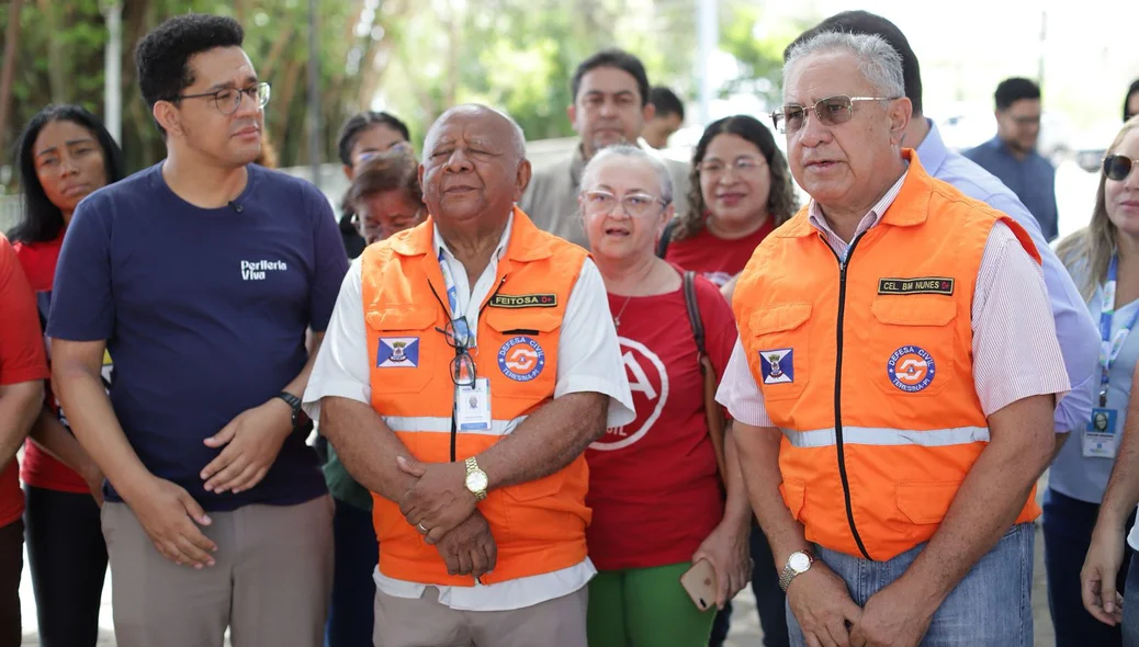 Secretário Guilherme Simões e equipes da Prefeitura de Teresina