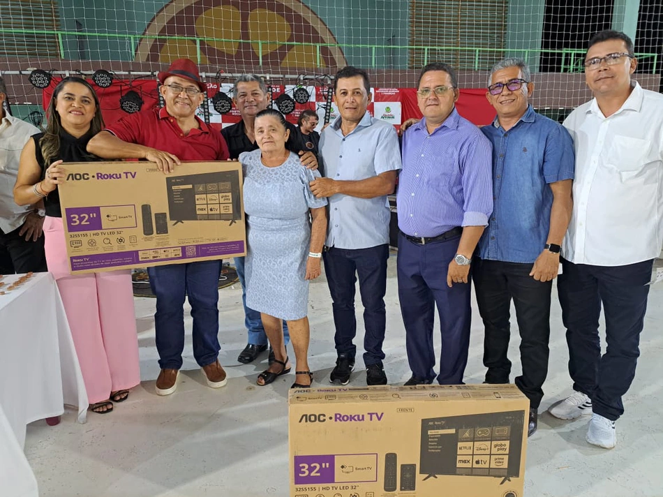 Servidores municipais tem noite de festa e reconhecimento em São João do Arraial