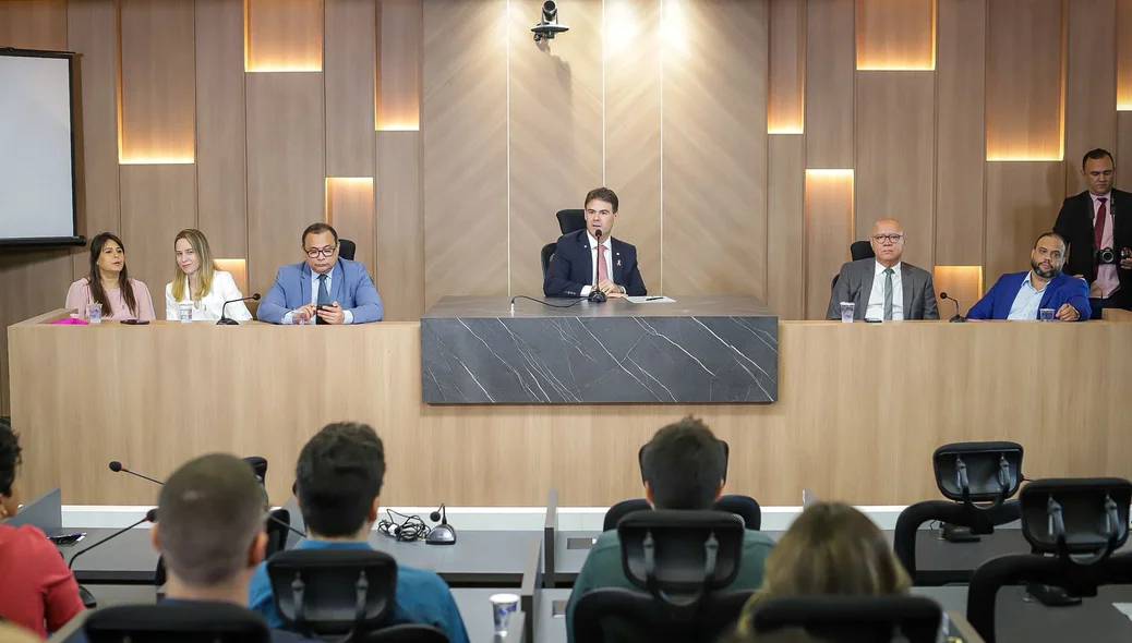 Severo Eulálio assina ato de chamamento de mais 15 aprovados no concurso