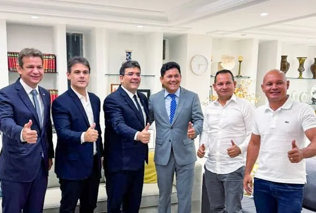 Severo Eulálio em reunião com o governador