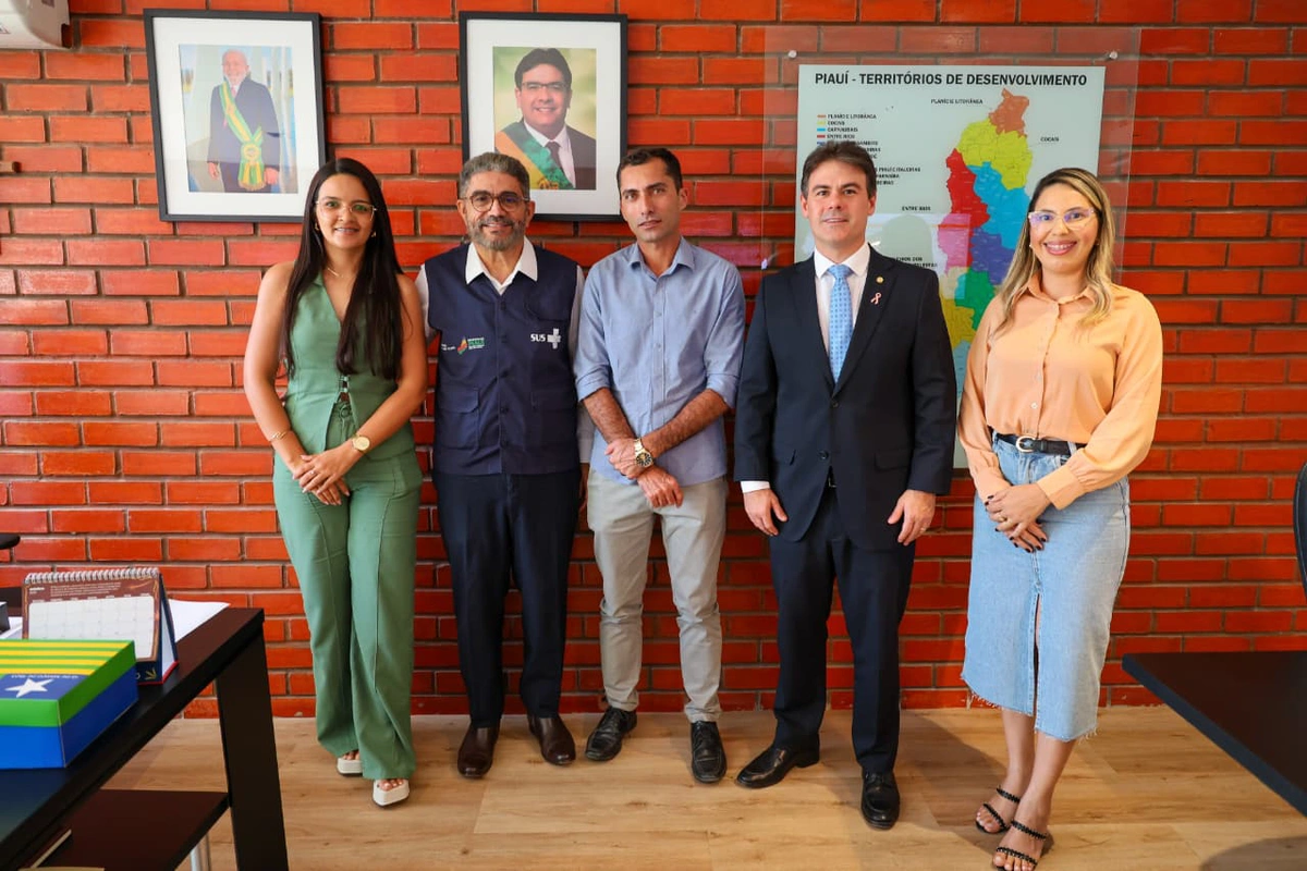 Severo Eulálio participa de reunião