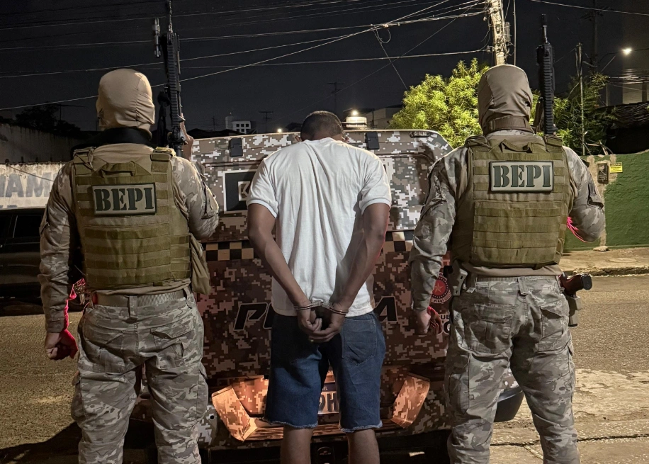 Suspeito preso pelos policiais do BEPI