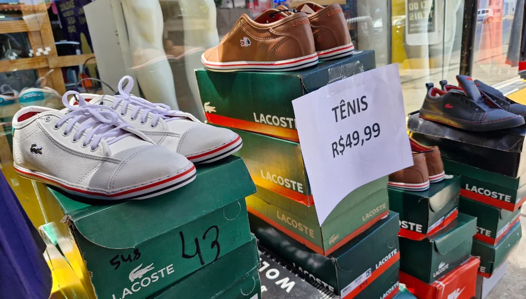 Tênis falsificados vendidos a R$ 49,90