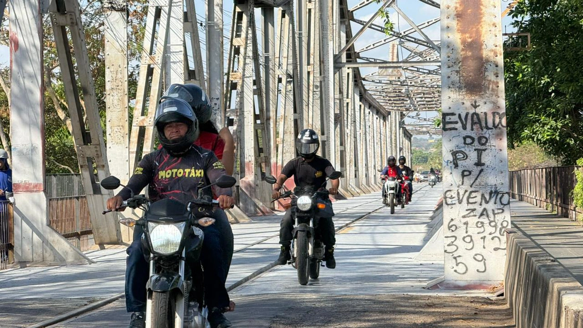 Tráfego de veículos é liberado na Ponte Metálica