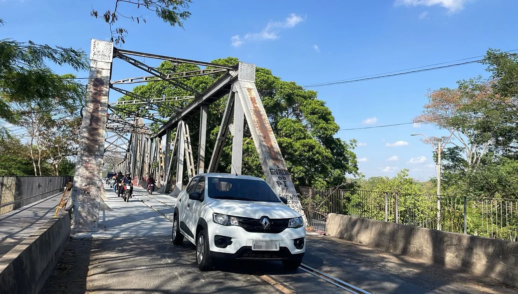 Tráfego de veículos é liberado na Ponte Metálica entre Timon e Teresina