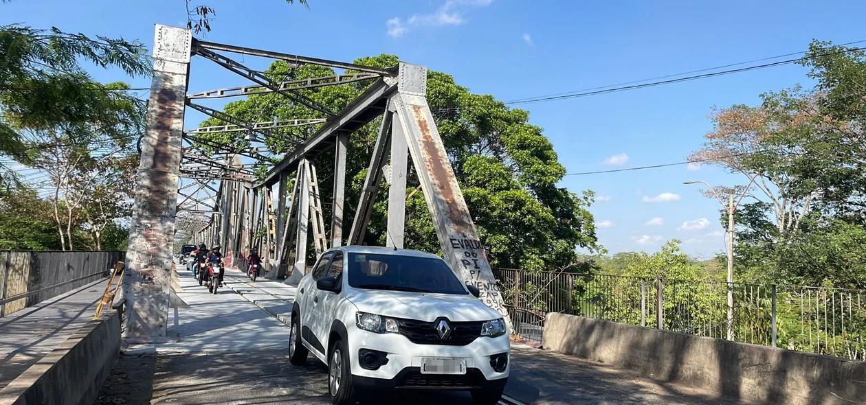 Tráfego de veículos é liberado na Ponte Metálica entre Timon e Teresina