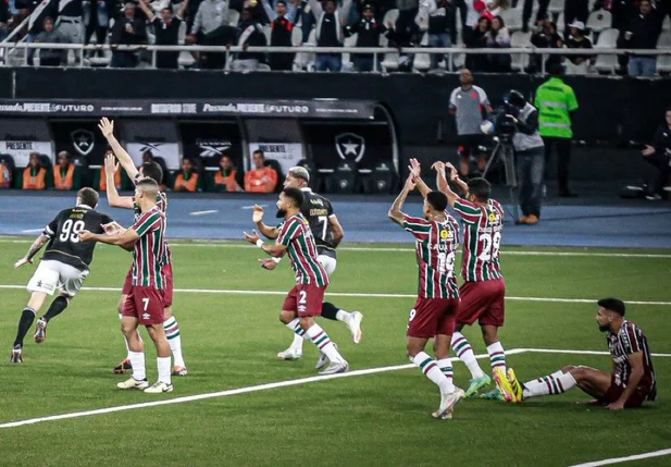 Vasco e Fluminense se enfrentam pelo Brasileirão Série A 2025