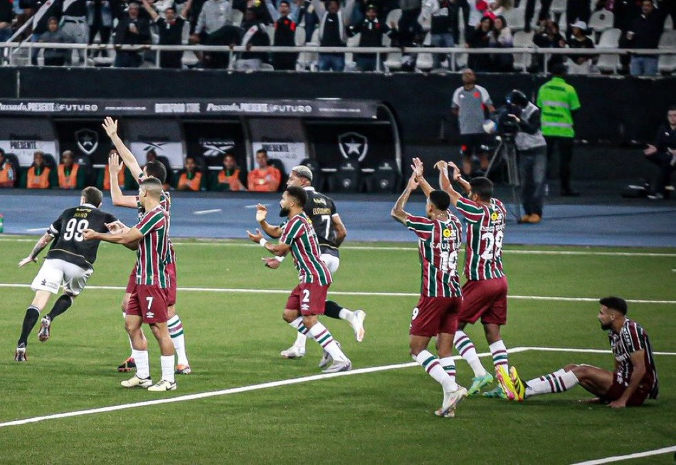 Vasco e Fluminense se enfrentam pelo Brasileirão Série A 2025