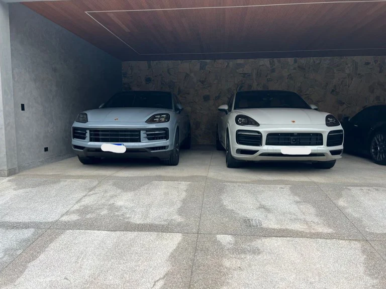Veículos de luxo apreendidos na Operação Sem Desconto