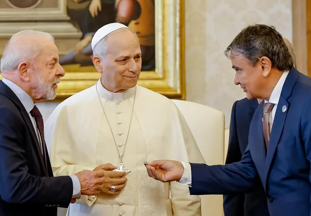 Wellington Dias e Lula em encontro com o Papa Leão XIV