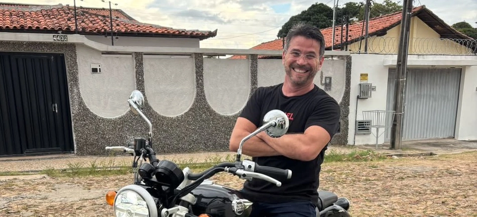 Apresentador César Fire