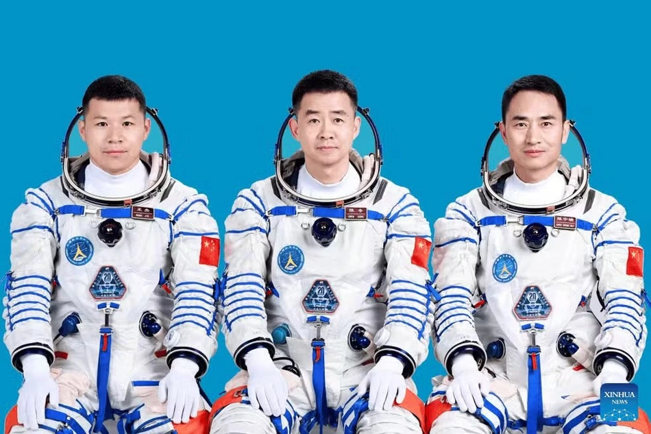 Astronautas chineses que estão a bordo da shenzhou-20
