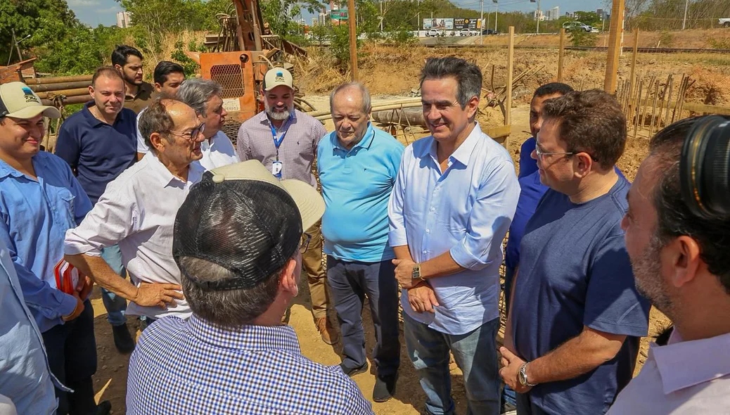 Autoridades na visita