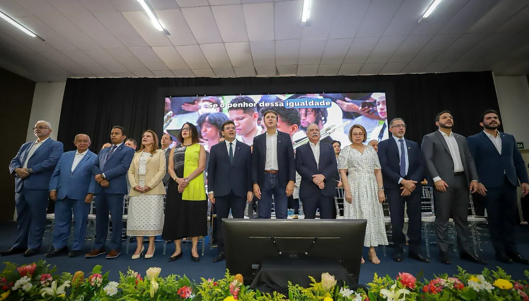 Autoridades presentes na solenidade