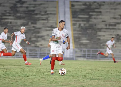 Caio César, novo atacante do Oeirense