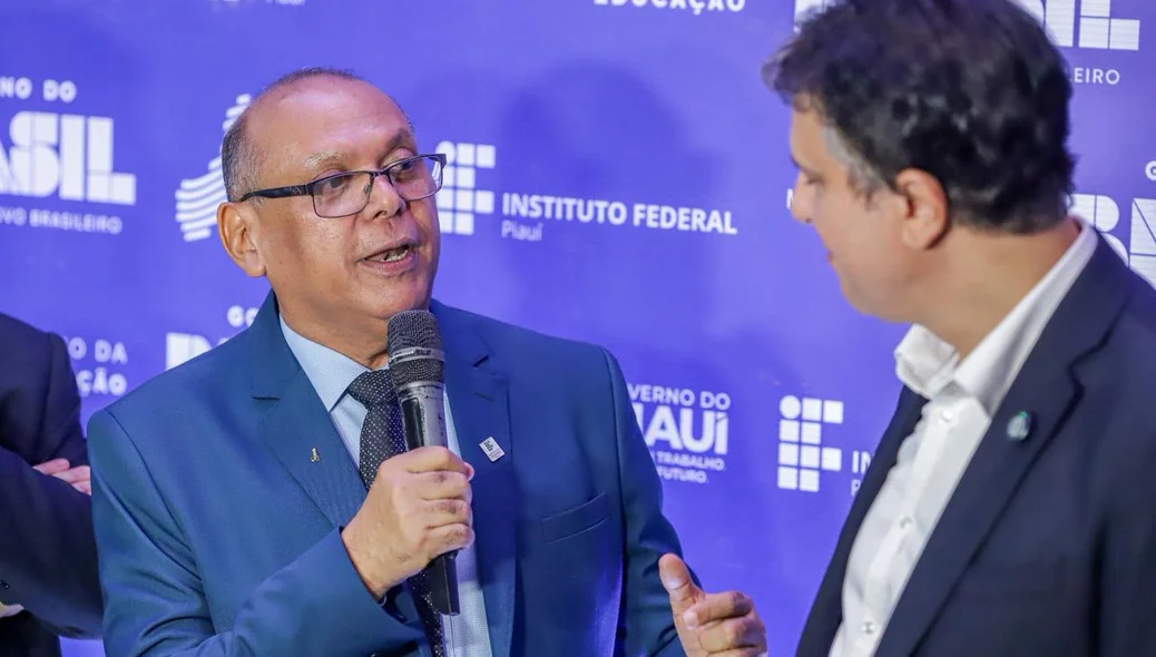 Camilo Santana parabenizou Paulo Borges pela recondução à reitoria do IFPI